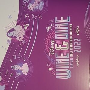 Rundisney 2022 Wine & Dine medals (adult medium shirt)10k, Half and challenge